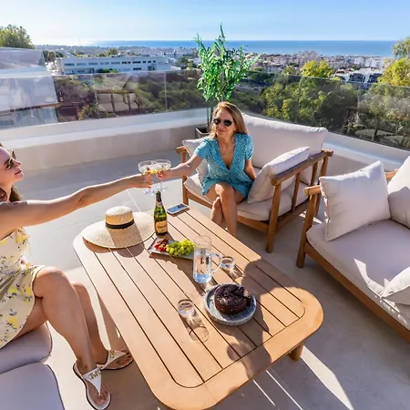 아파트 Mirador Estepona Hills Sea View With Pool Included & Additional Padel Court And Gym By Downtown Apartments Spain 에스테포나